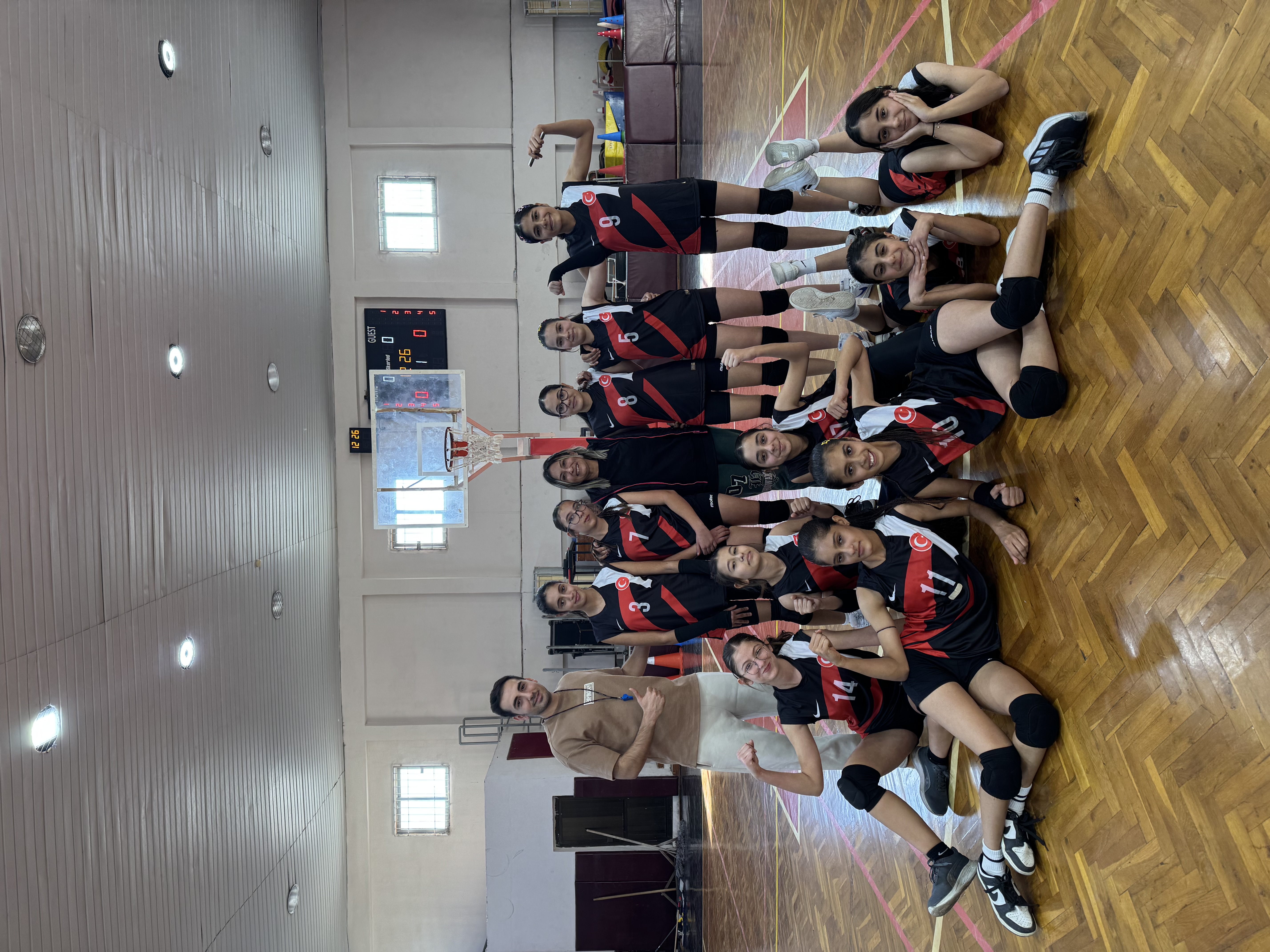 VOLEYBOL TAKIMIMIZ!